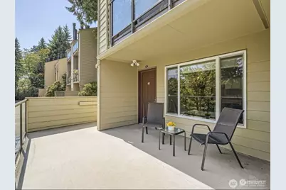 2933 76th Avenue SE #11E, Mercer Island, WA 98040 - Photo 2