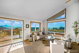 7631 SW 258th Ct, Vashon, WA 98070 - Photo 4