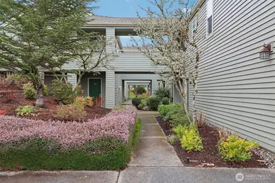 22142 SE 40th Lane #1121, Issaquah, WA 98029 - Photo 2