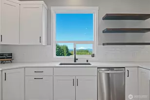 250 Red Rock Dr, Castle Rock, WA 98611 - Photo 8