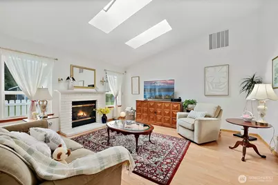 923 NW Leisure Ln, Bremerton, WA 98311 - Photo 6