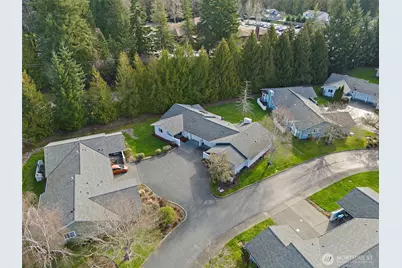 923 NW Leisure Ln, Bremerton, WA 98311 - Photo 2