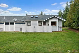 923 NW Leisure Ln, Bremerton, WA 98311 - Photo 32