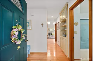 923 NW Leisure Ln, Bremerton, WA 98311 - Photo 4