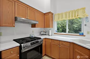 923 NW Leisure Ln, Bremerton, WA 98311 - Photo 12