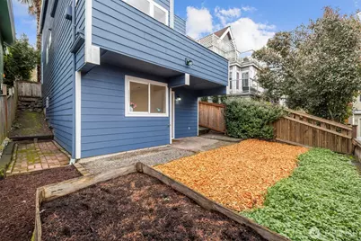 212 27th Avenue E, Seattle, WA 98112 - Photo 32
