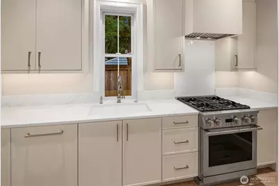 10911 SE 26th Street, Bellevue, WA 98004 - Photo 12