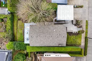 317 Highland Dr, Seattle, WA 98109 - Photo 38