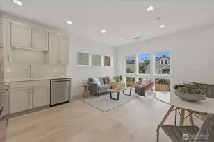 7320 11th Ave NE, Seattle, WA 98115 - Photo 6