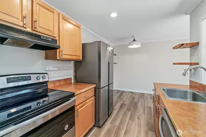 19428 Aurora Avenue N #431, Shoreline, WA 98133 - Photo 6