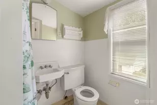 1020 Puget Dr, Edmonds, WA 98020 - Photo 12