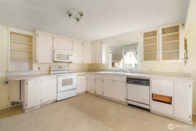 1020 Puget Drive, Edmonds, WA 98020 - Photo 10