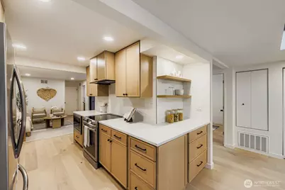 14208 NE 2nd Place, Bellevue, WA 98007 - Photo 8