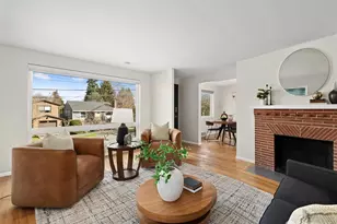 7541 32nd Ave NE, Seattle, WA 98115 - Photo 2