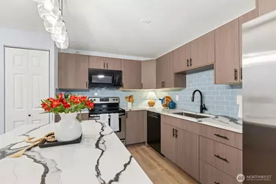 700 Front Street S #B103, Issaquah, WA 98027 - Photo 4