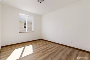 801 NW Shire St, Oak Harbor, WA 98277 - Photo 16