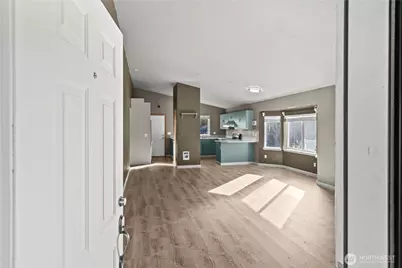 17517 Park Avenue S, Spanaway, WA 98387 - Photo 2