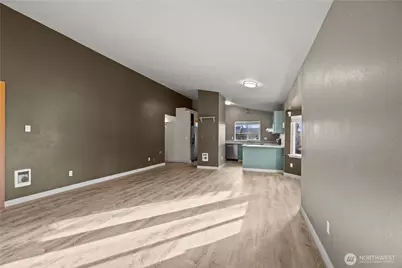 17517 Park Avenue S, Spanaway, WA 98387 - Photo 4