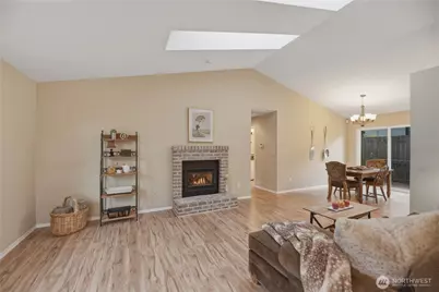 2415 SE 8th Place, Renton, WA 98055 - Photo 4