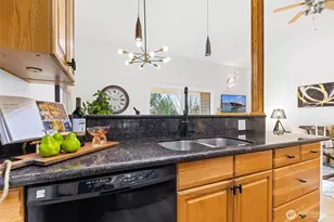 12429 NE 130th Ct, Kirkland, WA 98034 - Photo 10