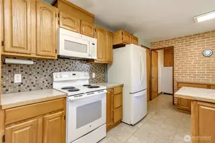 4913 N 13th St, Tacoma, WA 98405 - Photo 6