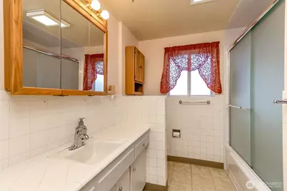 4913 N 13th Street, Tacoma, WA 98405 - Photo 12