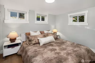 403 NE 94th Street, Seattle, WA 98115 - Photo 24