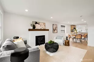 704 N 104th St, Seattle, WA 98133 - Photo 2