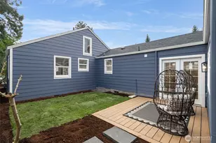 704 N 104th St, Seattle, WA 98133 - Photo 32