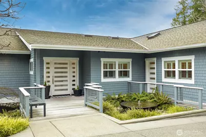 10475 Manitou Beach Drive NE, Bainbridge Island, WA 98110 - Photo 2