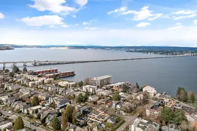 2009 42nd Avenue E, Seattle, WA 98112 - Photo 2