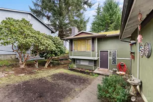 751 Peters St, Raymond, WA 98577 - Photo 2