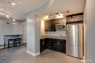 699 John St, Seattle, WA 98109 - Photo 36