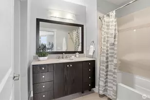 699 John St, Seattle, WA 98109 - Photo 24