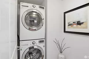 699 John St, Seattle, WA 98109 - Photo 26