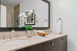 699 John St, Seattle, WA 98109 - Photo 20