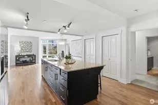 699 John St, Seattle, WA 98109 - Photo 2