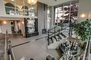 699 John St, Seattle, WA 98109 - Photo 32