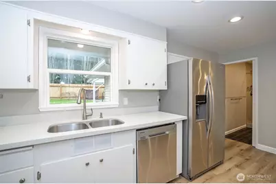 4403 Soundview Drive W, University Place, WA 98466 - Photo 12