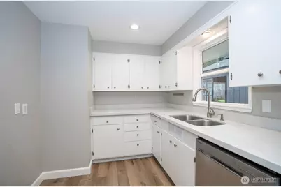 4403 Soundview Drive W, University Place, WA 98466 - Photo 10