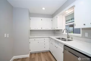 4403 Soundview Dr W, University Place, WA 98466 - Photo 10