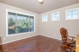 421 111th Ave E, Edgewood, WA 98372 - Photo 4