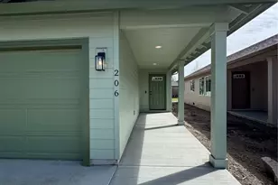 206 Douglas St, Longview, WA 98632 - Photo 2