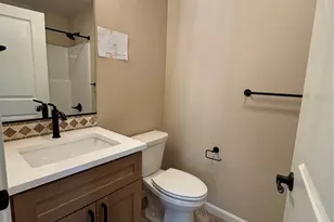 204 Douglas St, Longview, WA 98632 - Photo 16