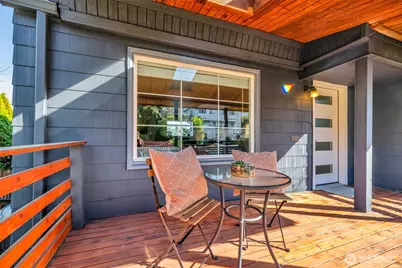 3206 22nd Avenue W, Seattle, WA 98199 - Photo 2