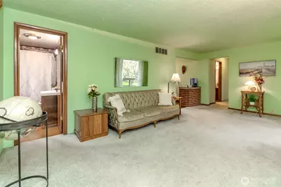 215 E 48th St, Tacoma, WA 98404 - Photo 4