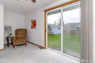 215 E 48th St, Tacoma, WA 98404 - Photo 14