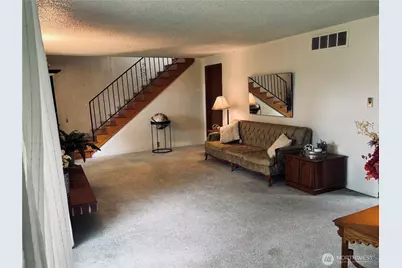 215 E 48th Street, Tacoma, WA 98404 - Photo 6