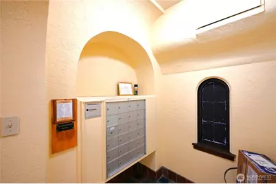 16 Valley Street, Seattle, WA 98109 - Photo 12