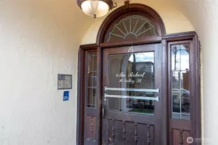 16 Valley St, Seattle, WA 98109 - Photo 6